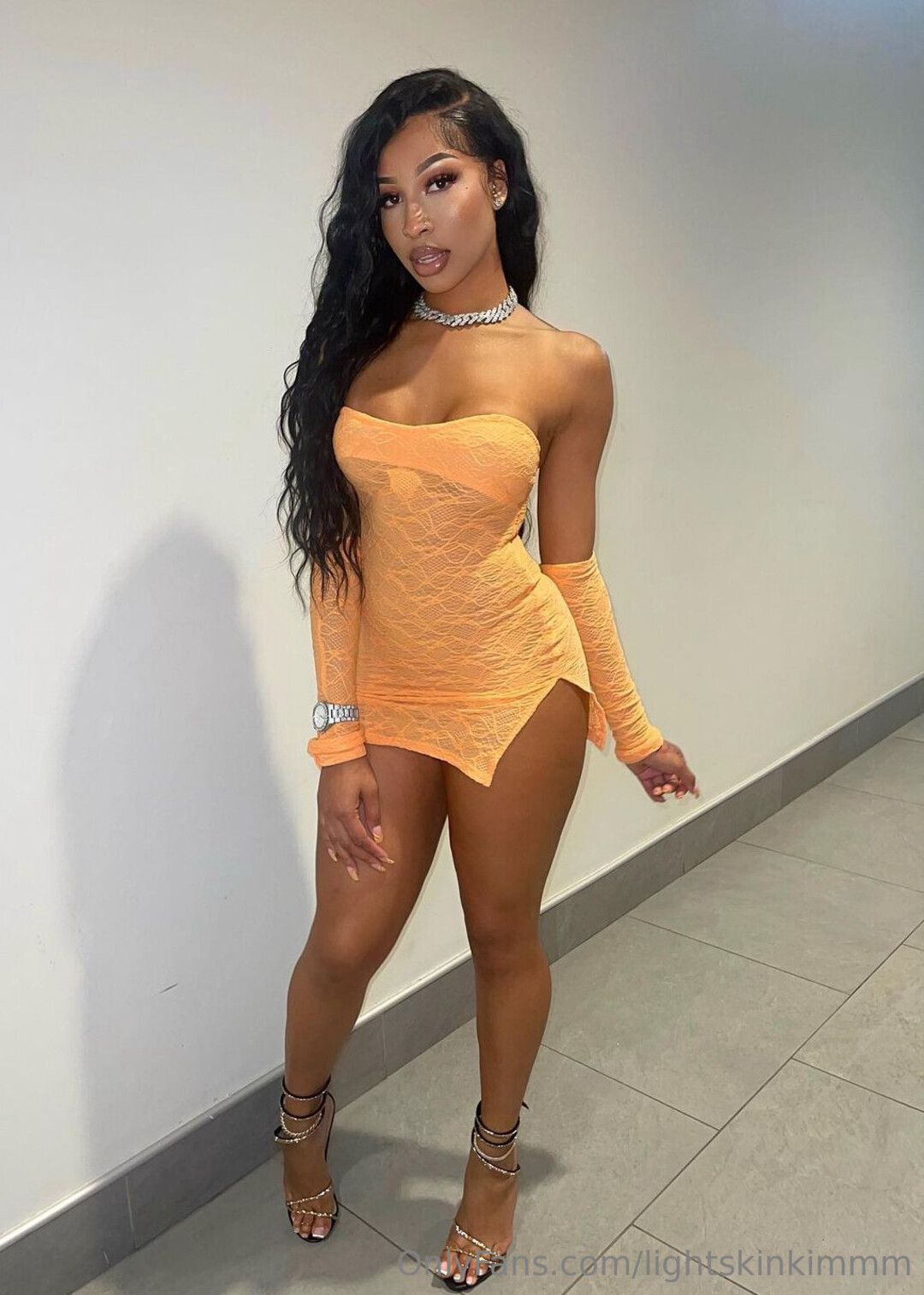 Lightskinkimmm nude model gallery