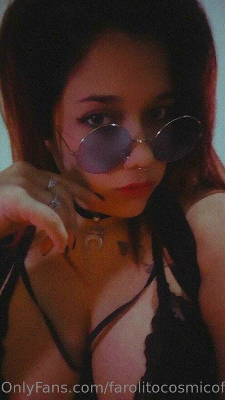 Farolitocosmicofree model nude pics