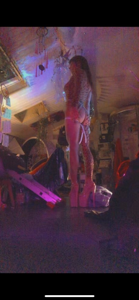 Thebrightside exclusive model picture