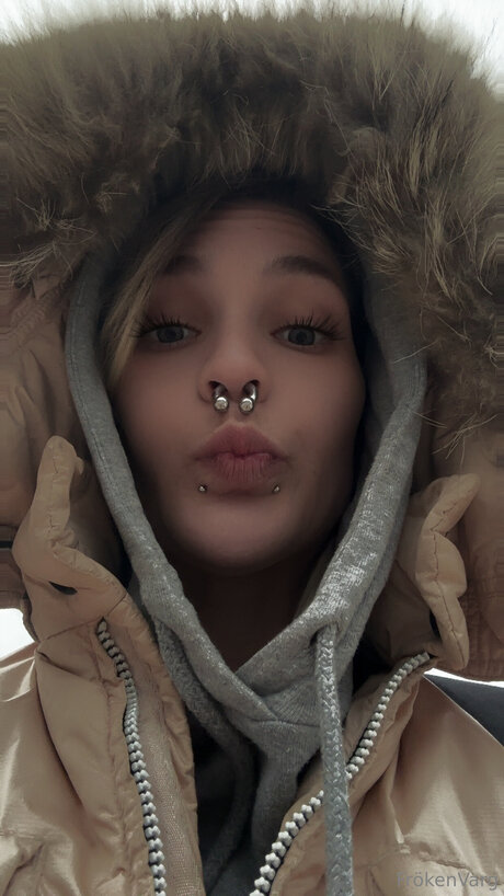 Frokenvarg model naked photo