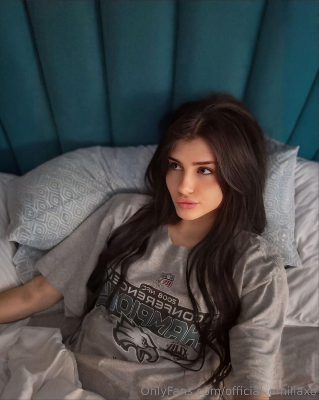 Official Emiliaxo pornstar sex image