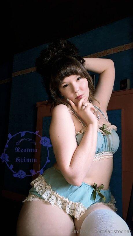 Laristochat pornstar pics