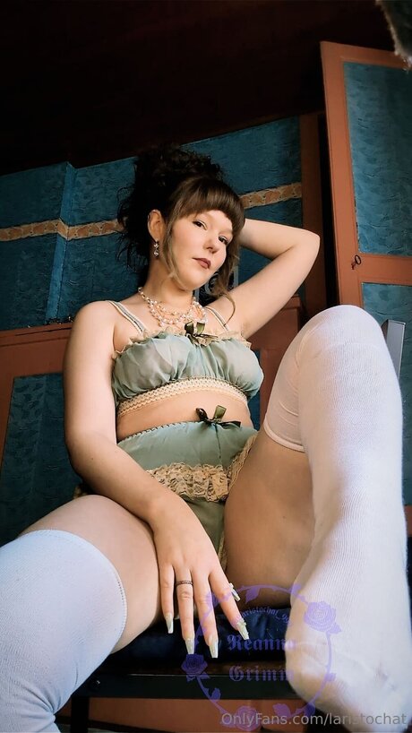 Laristochat sex model pics