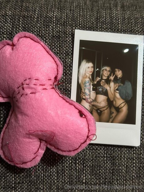 Feyasuicidefree adult model archive