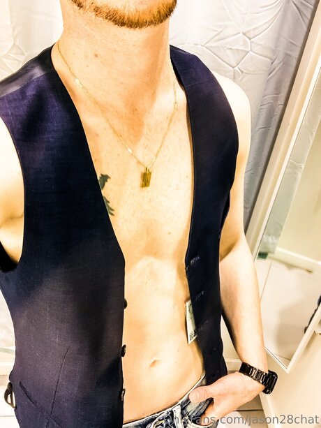 Jason28chat model nude pic