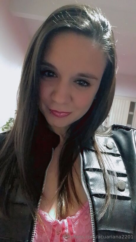 Acuariana2201 model top photos