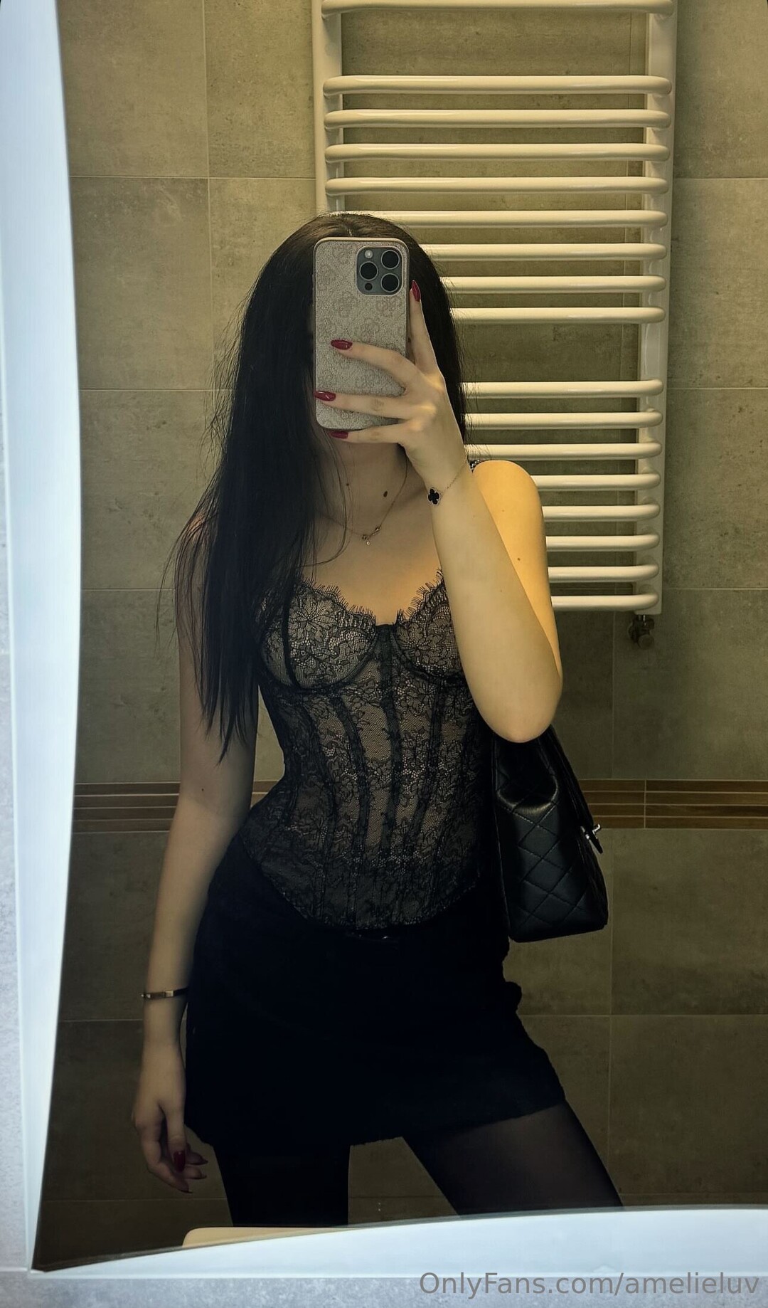 Amelieeluv pornographic actress photo