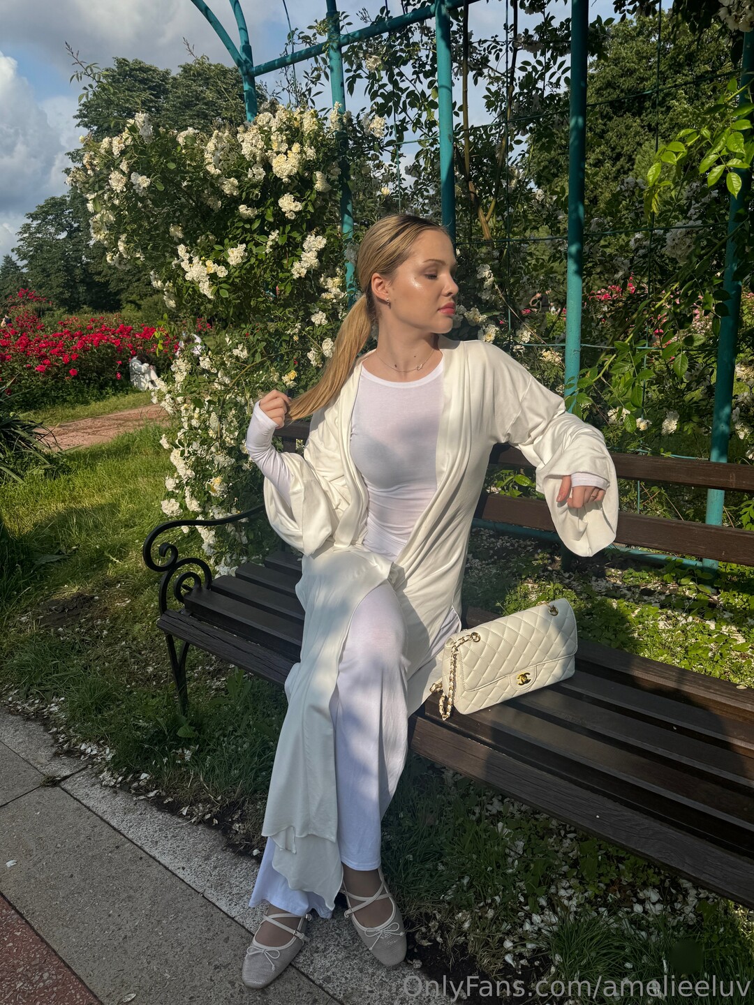 Amelieeluv model exclusive photos