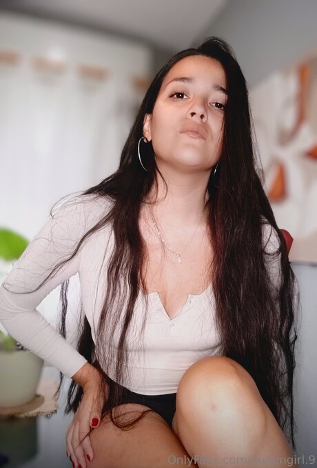 Queengirl 9 model naked picture