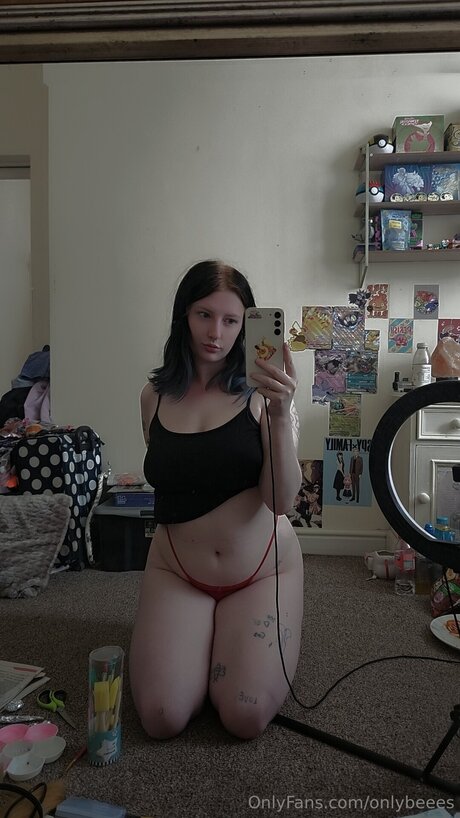 Onlybeees erotic pornstar pics