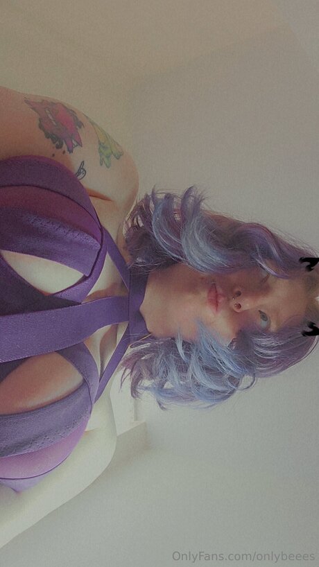 Onlybeees adult actress img