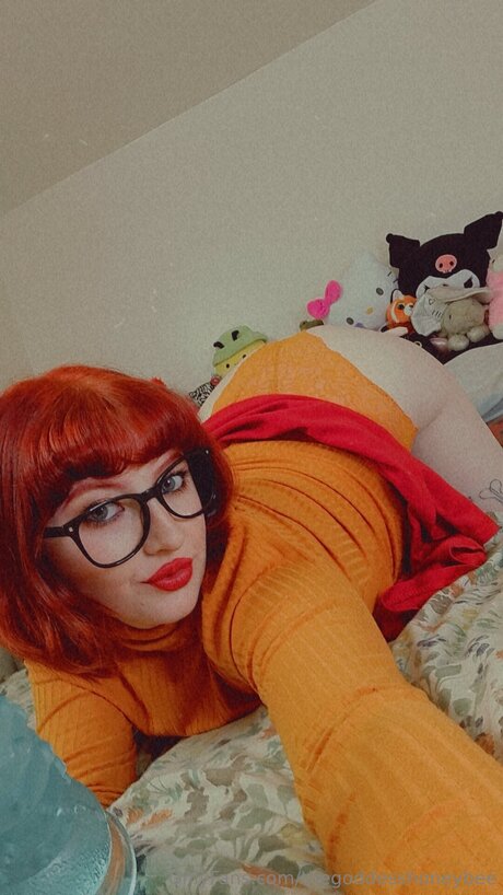 Onlybeees hot star gallery