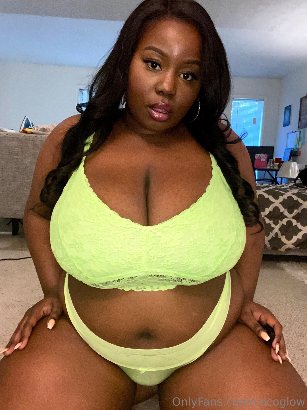 Cocoglow model hot pic
