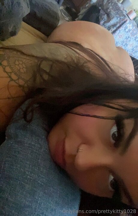 Prettykitty1028 pornstar nude photos