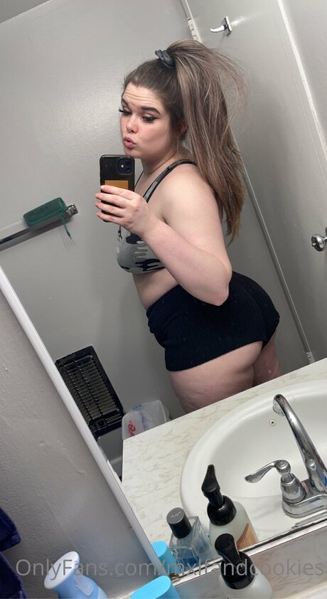 Juicy Lucy Furr pornstar sex images