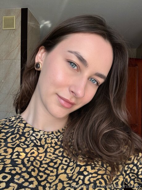 Mini Mimixx pornographic actress pictures