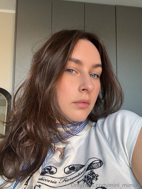 Mini Mimixx model naked photo