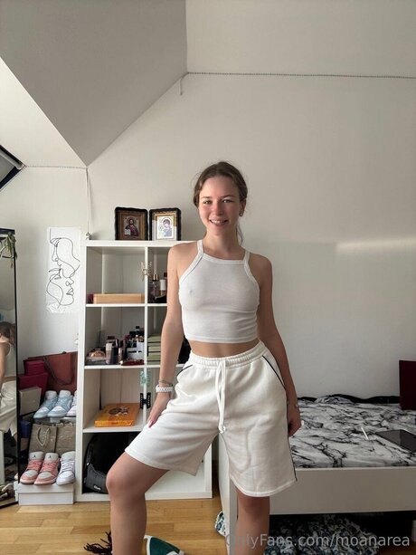 Moanarea actress photos