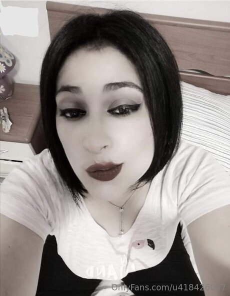 U418426057 naked star picture