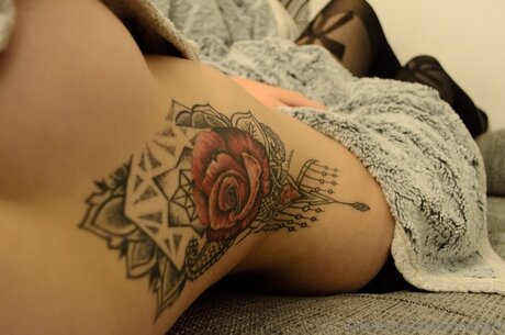 Ismirrelativ pornstar art archive