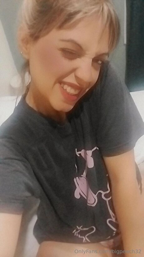 Bigpeach32 star nude pics