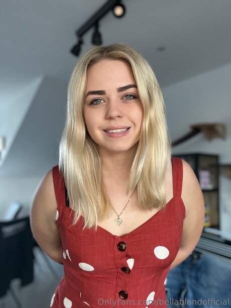 Bellablondofficial xxx star pic