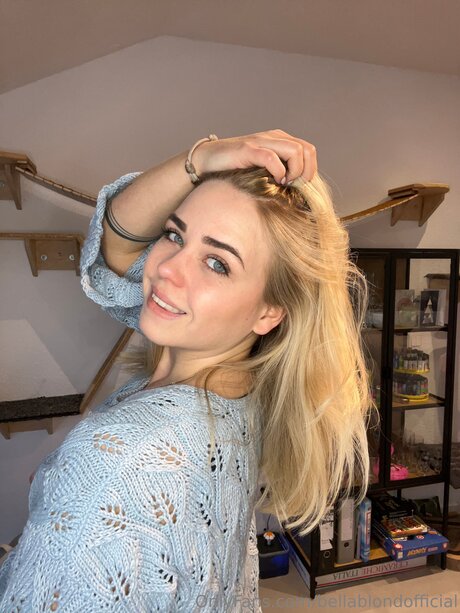 Bellablondofficial art actress pictures