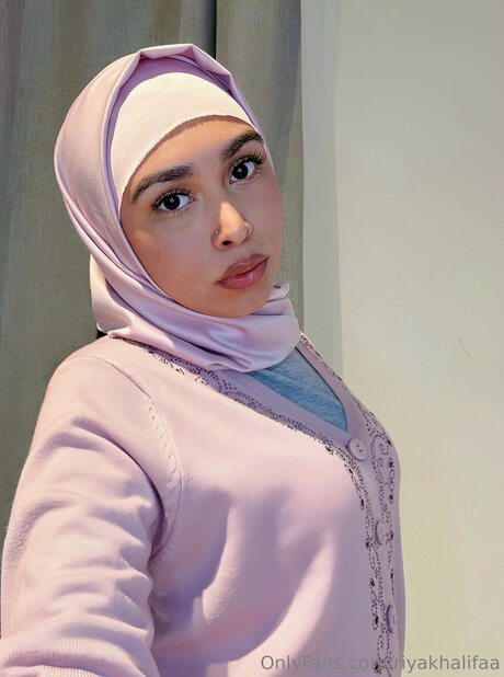 Riyakhalifaa high quality star photo