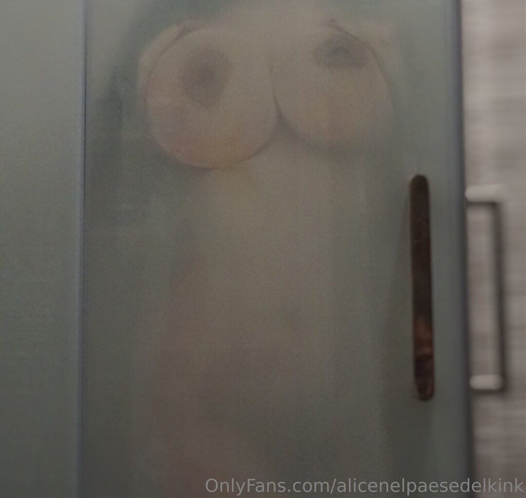 Alicenelpaesedelkink nudes model pics