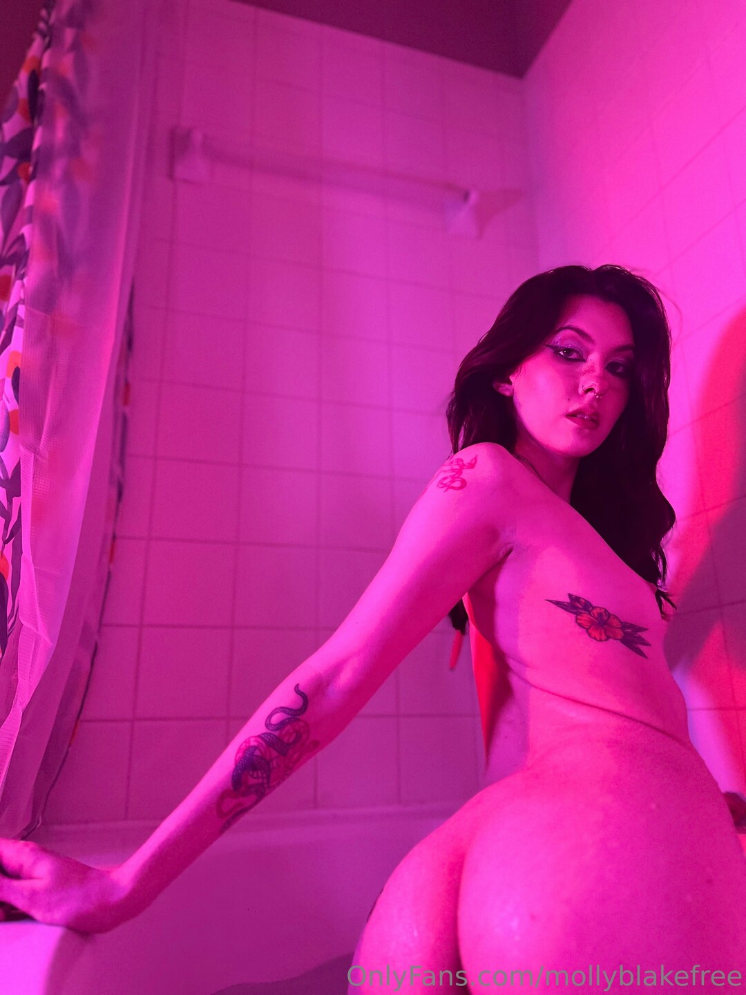 Seraphinavixenfree naked pornstar photo