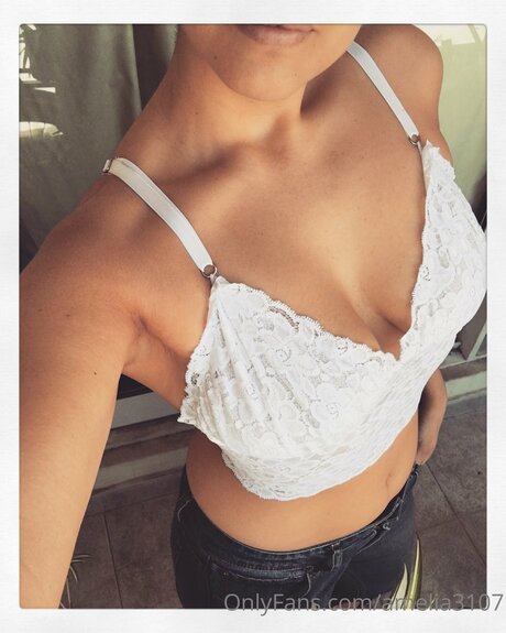 Amelia3107 pornstar art pics