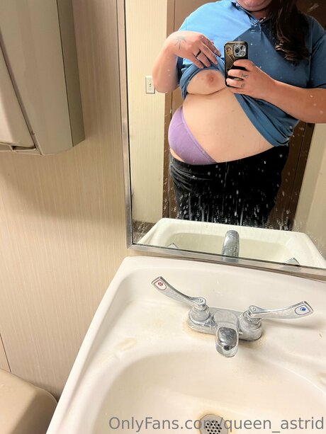 Queen Astrid nude pornstar galleries