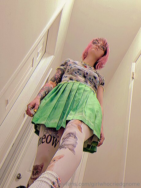 Girlwhocriedgnome star best pictures