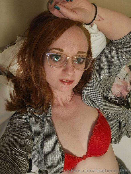 curvy lesbian onlyfans sexy photo