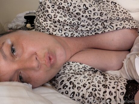 Mamaelise pornstar sex picture