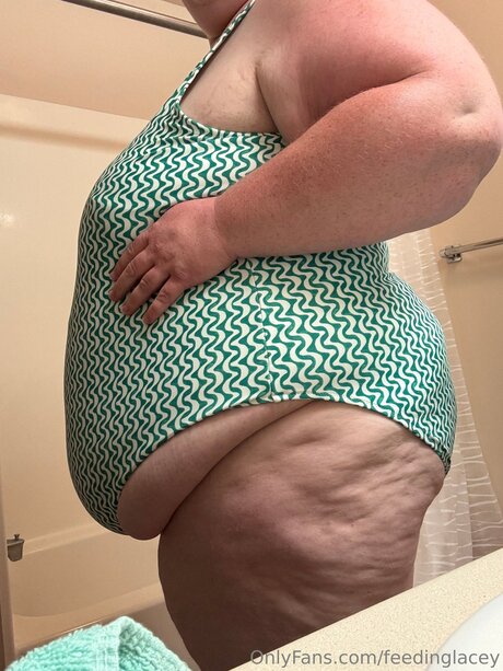 Feedinglacey top profile image