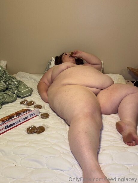 Feedinglacey exclusive star galleries