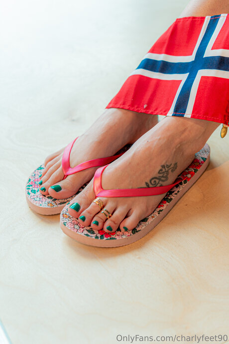 Charlyfeet90 star beautiful pic