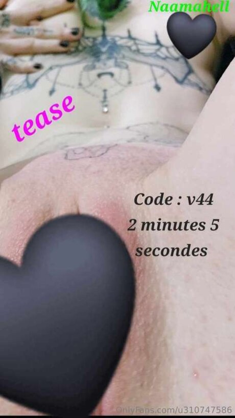 U310747586 model art photos