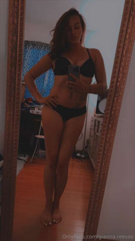 Gianna Reeves star gallery