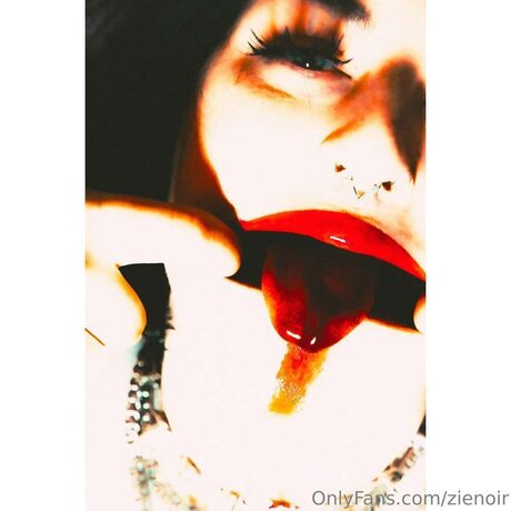 Zblacck model hot photo