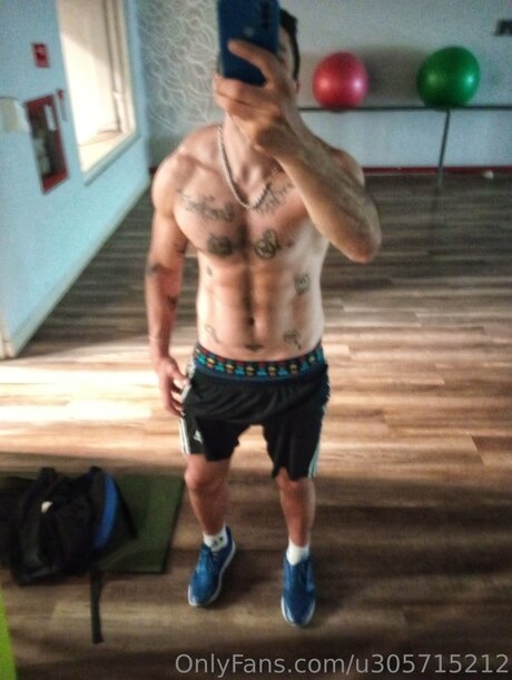 Delta Goose beautiful model photos