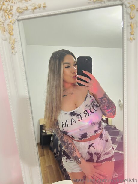 Ivylovellvip erotic actress image