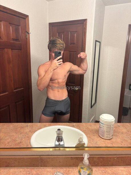 Sneakkysam naked model photos