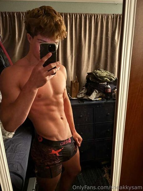 Sneakkysam erotic actress image