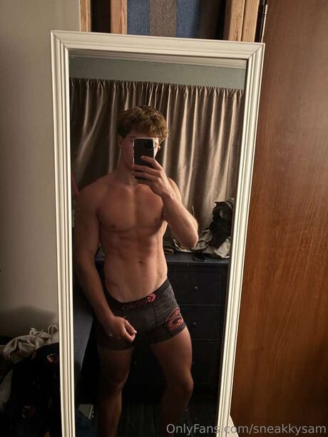 Sneakkysam sex model galleries