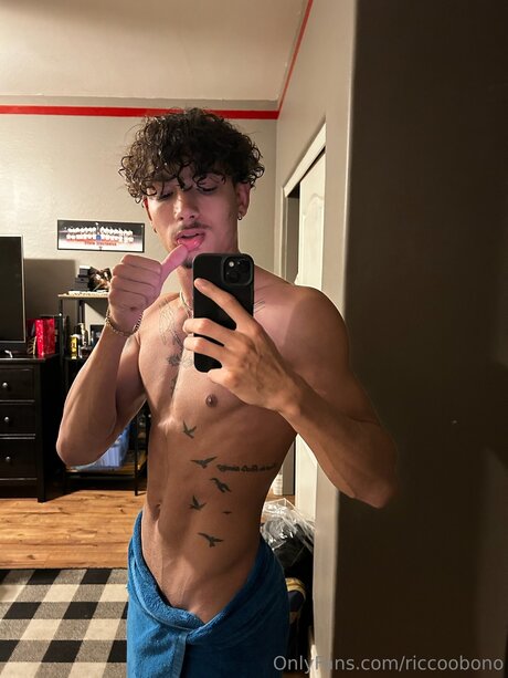 Riccoobono star top img