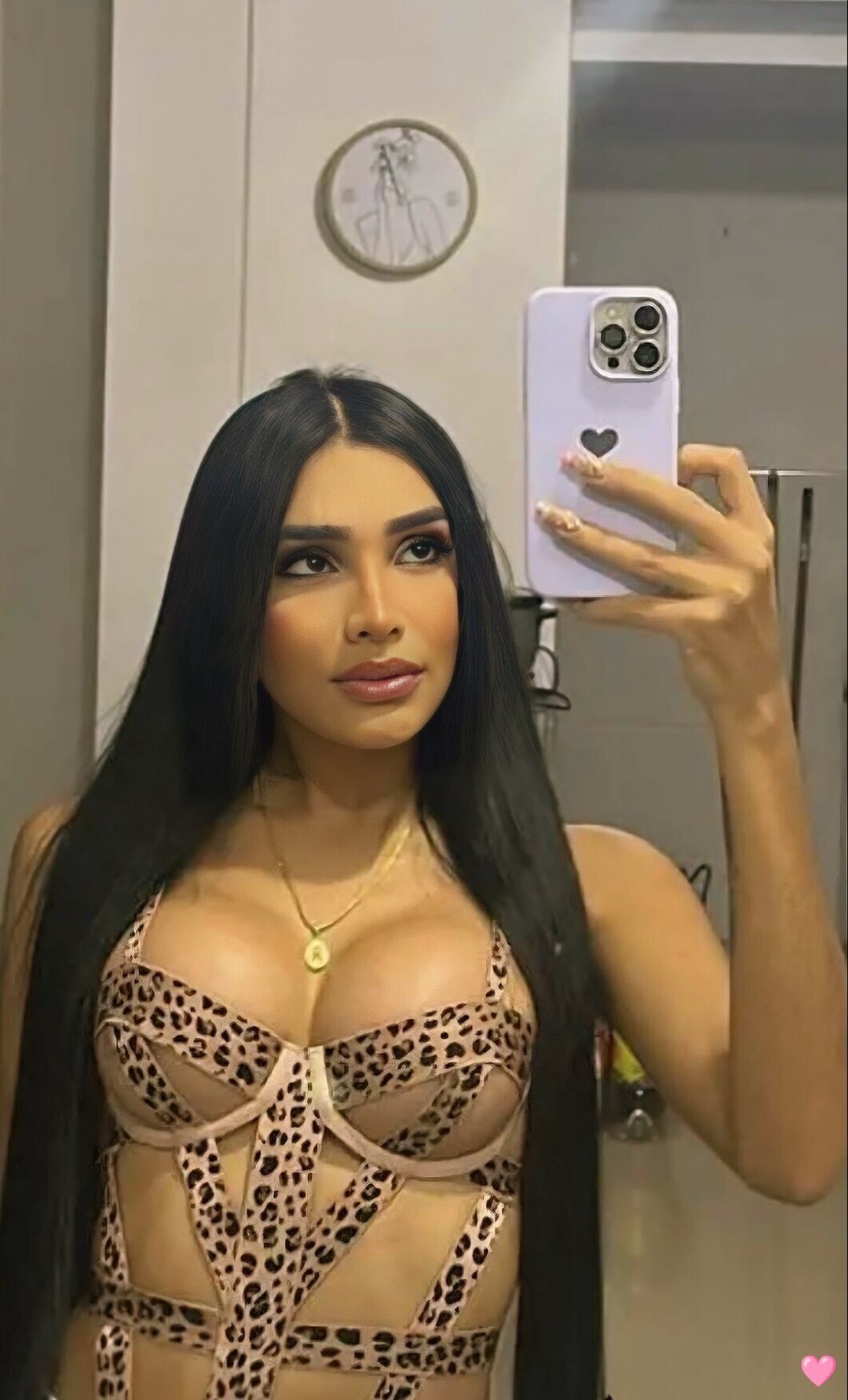 Miaflamee nude pornstar picture