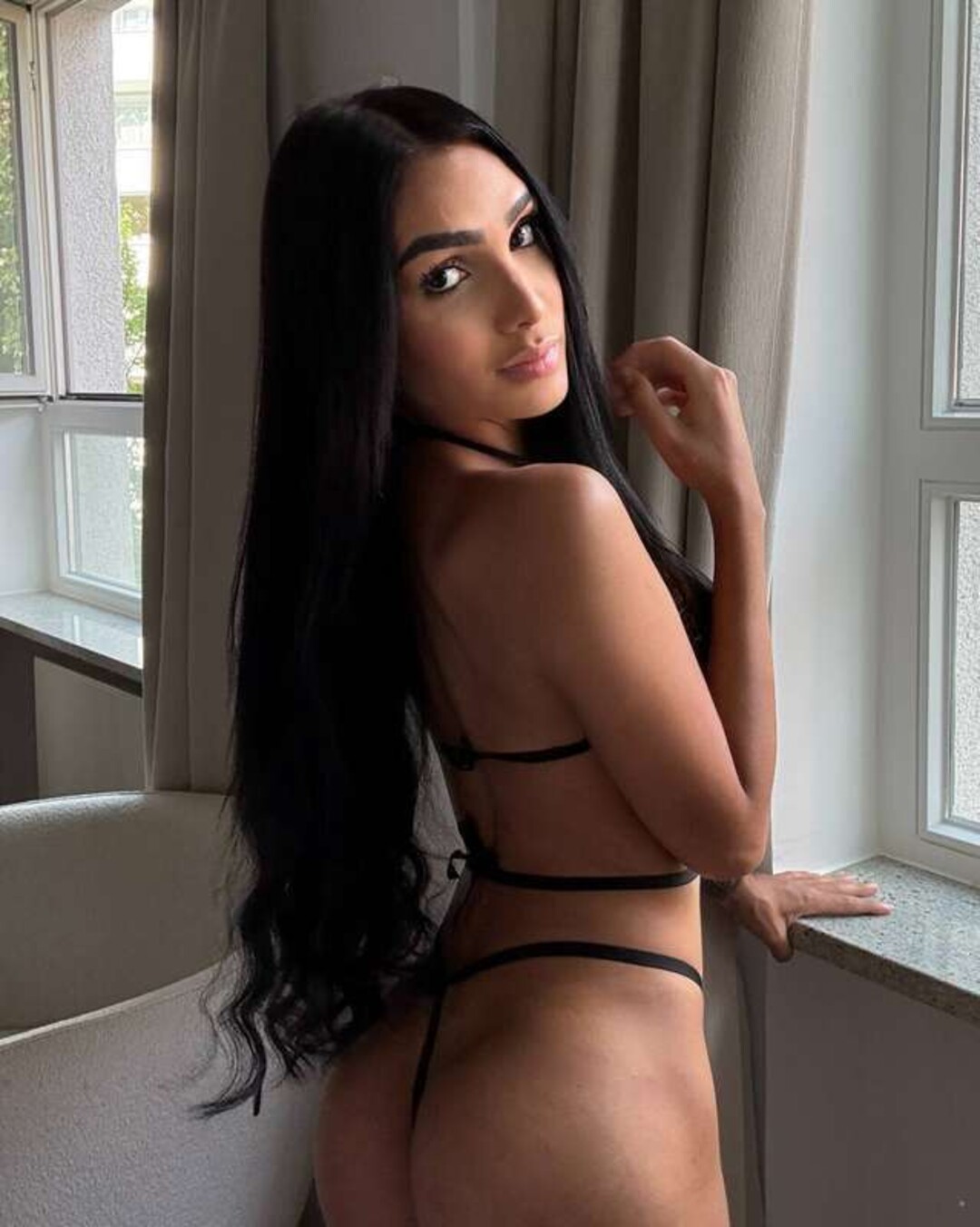 Miaflamee model adult gallery