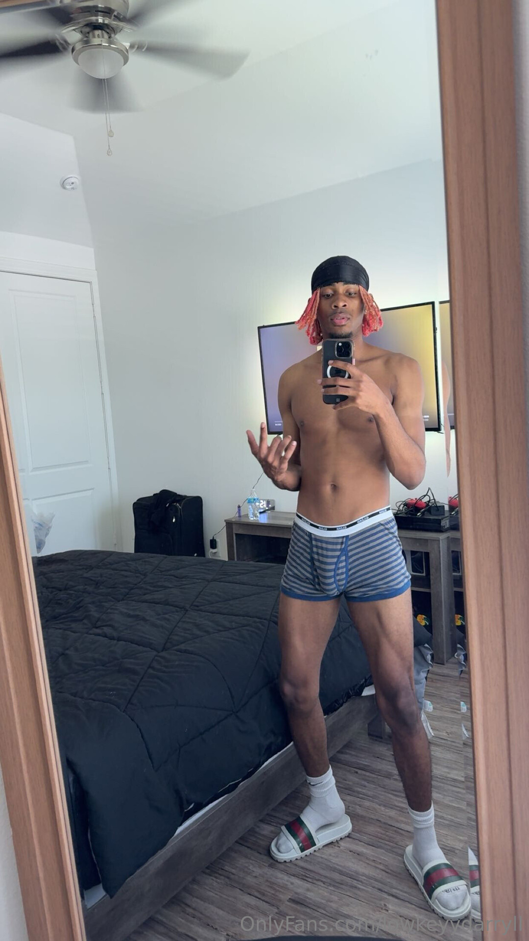 Lowkeyydarryll model free pictures